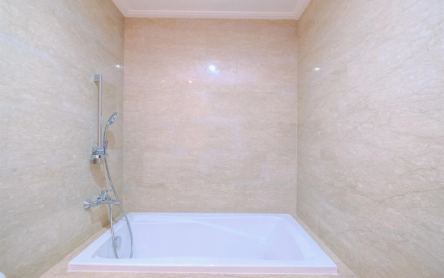 Modern Look And Comfy 2Br At Menteng Park Apartment