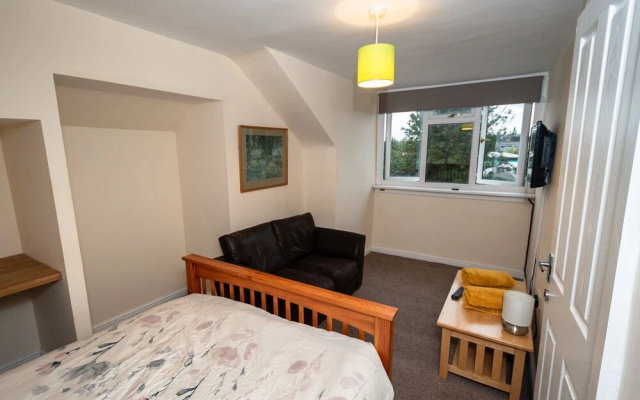 Clara Lodge Guesthouse