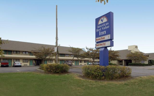 Отель Americas Best Value Inn Columbus North Колумбус вид на фасад