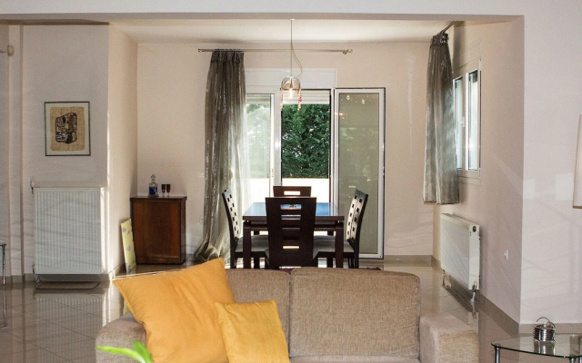 This wonderful 300m2 house in Gefira Thessaloniki...