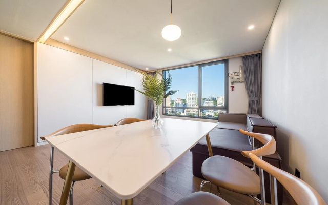Hound Hotel Songjeong