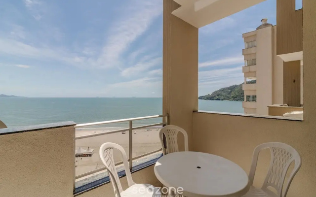 3BR Beachfront apt w/ sea View Cet802