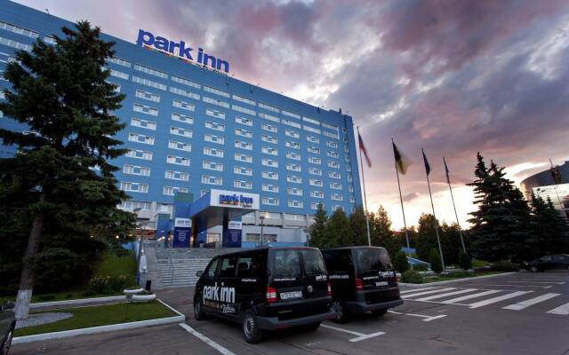 Гостиница Park Inn by Radisson Sheremetyevo Airport Moscow парковка