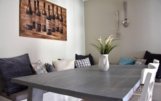Three Bedrooms Apartment in City Center