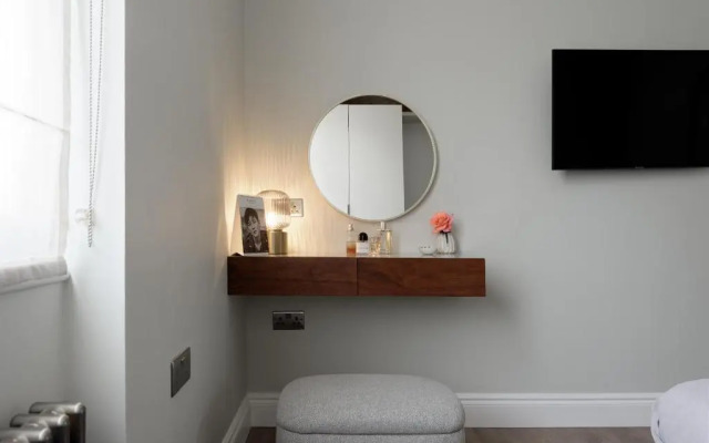 Baker Street Studios by DMONTRIO
