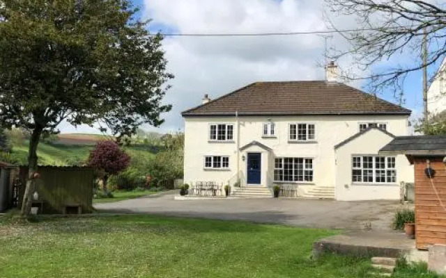 Lynwood House Bed and Breakfast