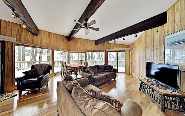 Oak Ridge Lake House