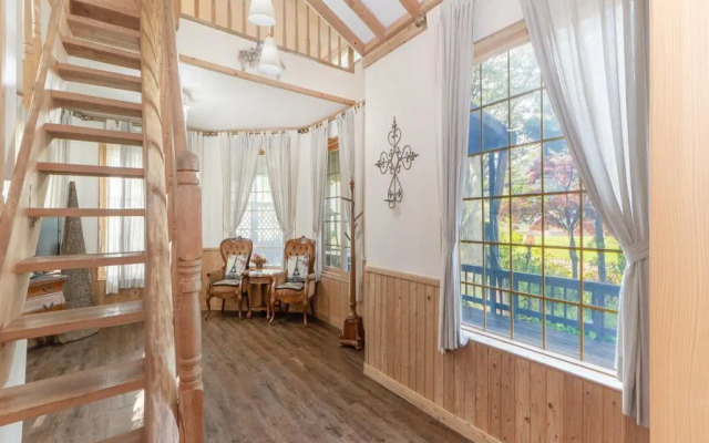Taean SeIp Clover Pension