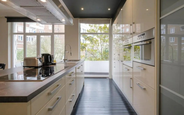 Bright 1 bedroom flat near European Institutions