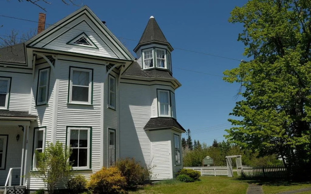 YesterYears Bed & Breakfast