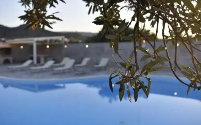 Rousolakos Apartments