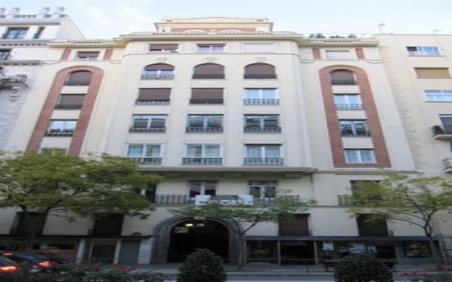 Отель Hostal Retiro Испания, Мадрид - отзывы, цены и фото номеров - забронировать отель Hostal Retiro онлайн вид на фасад