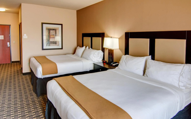 Holiday Inn Express & Suites Paris, Texas by IHG