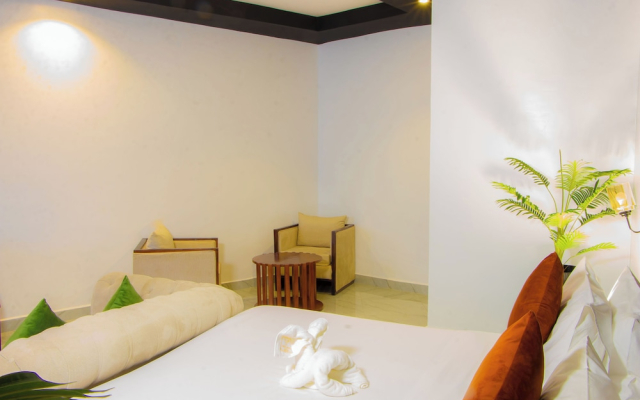 Avian Court Hotel