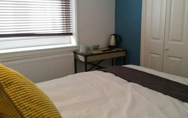Cafe Guest House 34