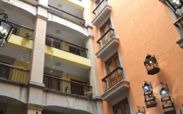 Отель Santiago De Compostela Hotel Мексика, Гвадалахара - отзывы, цены и фото номеров - забронировать отель Santiago De Compostela Hotel онлайн вид на фасад