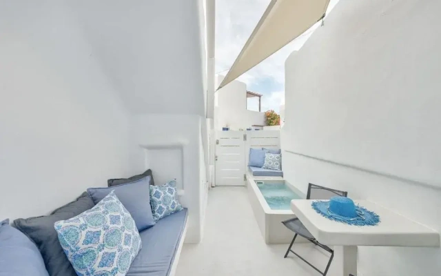 Mykonian Mews