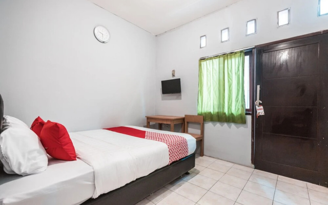 Amira Guest House by OYO Rooms