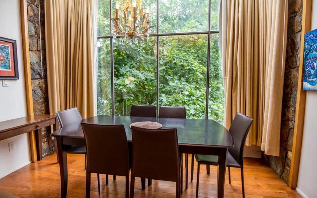 Rainbow Suites by Whistler Retreats