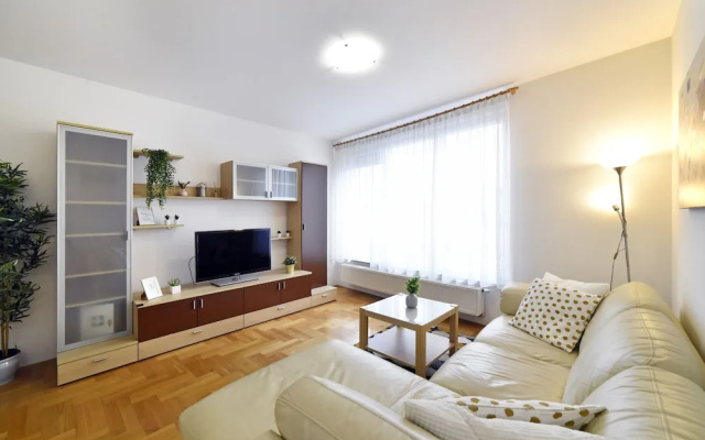 Apartment Stadium