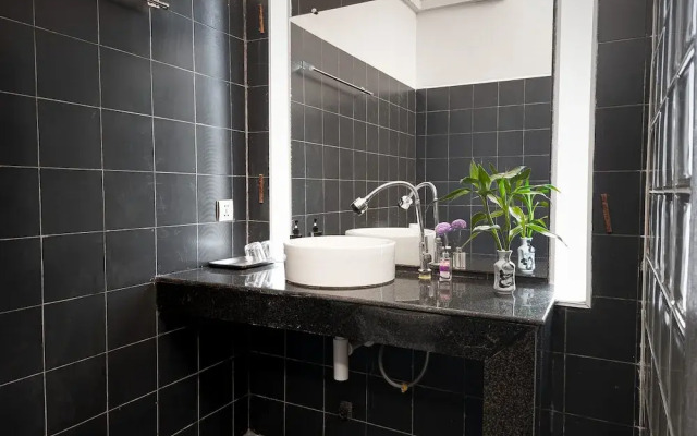 Emeraldgems Premium Residence