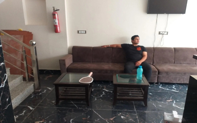 Collection O 72750 Hotel Pavani Inn
