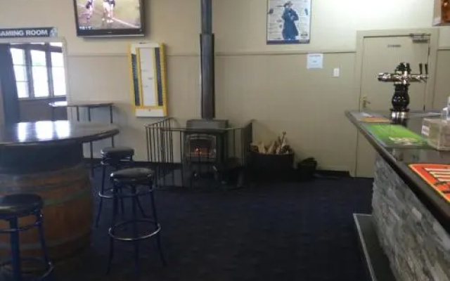 Winton Commercial Hotel