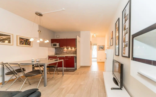 Garden House   & Eastpark Apartments