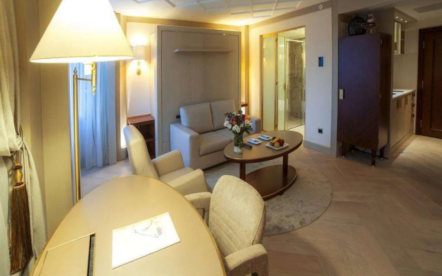 Mega Residence Hotel
