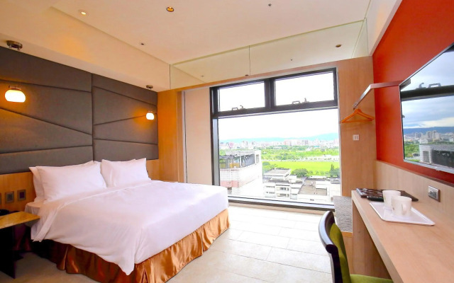 Kloud Hotel