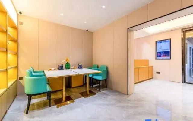Yilong Ruiyun Hotel Wuhan Zhongnan Road Subway Station Branch
