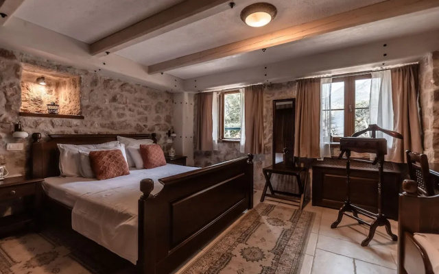 Talici Hill - Rustic Villas