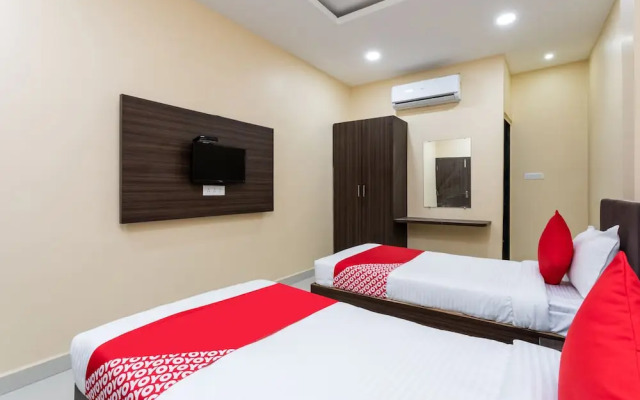 OYO 28247 Hotel SMR Palace