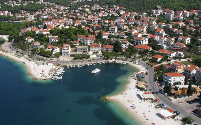 Apartment in Okrug Donji