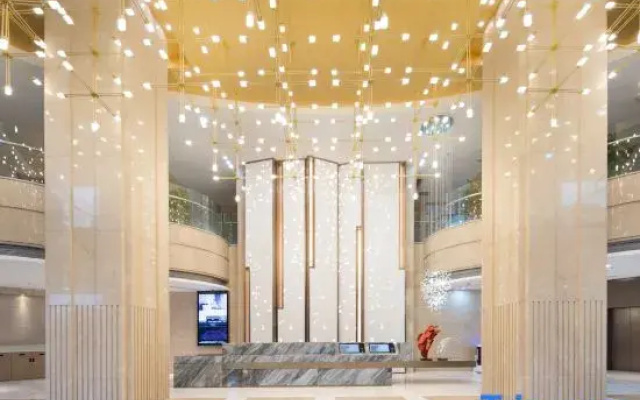 Starway Hotel (Nanchong Yilong Railway Station)