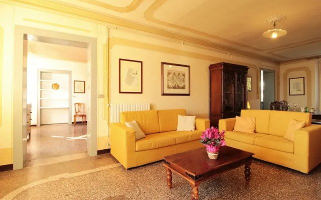 Apartment in Valbelluna With Pool & Dolomites View