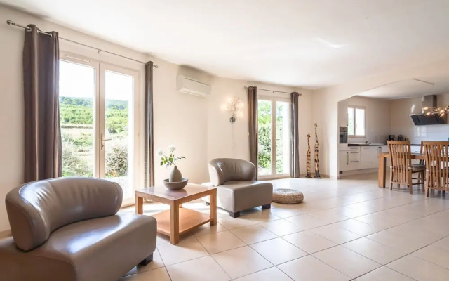 Luxury Villa Offering Privacy & Private Swimming Pool