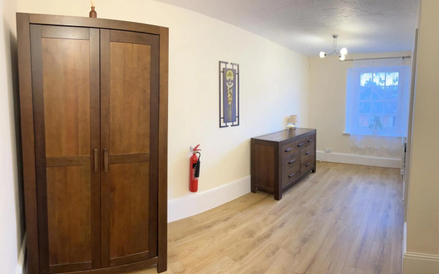 Stylish 2 Bedroom Apartment Yeovil Town Centre