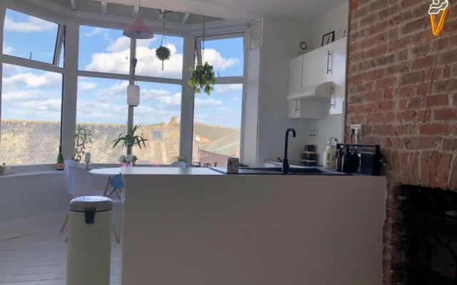 Castle View Apartment- 3rd floor