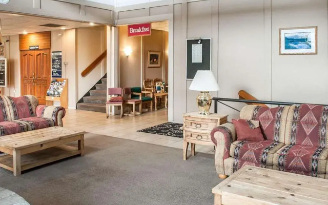 Expedition Lodge