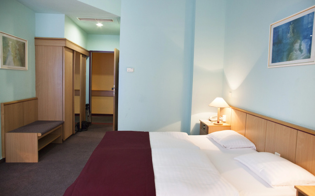 City Hotel Pilvax