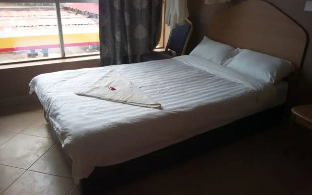 Summit Guest House & Grill