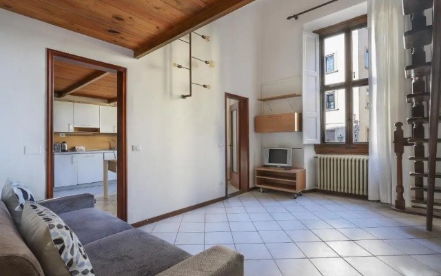 Santa Maria Novella Bright and Modern Apartment