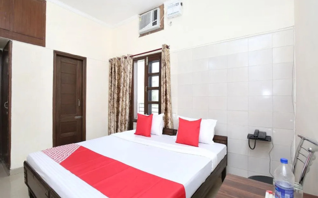 OYO 6933 Satyam Home Stay