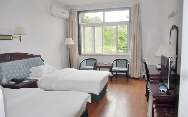 Shanghai Juyuan Holiday Village