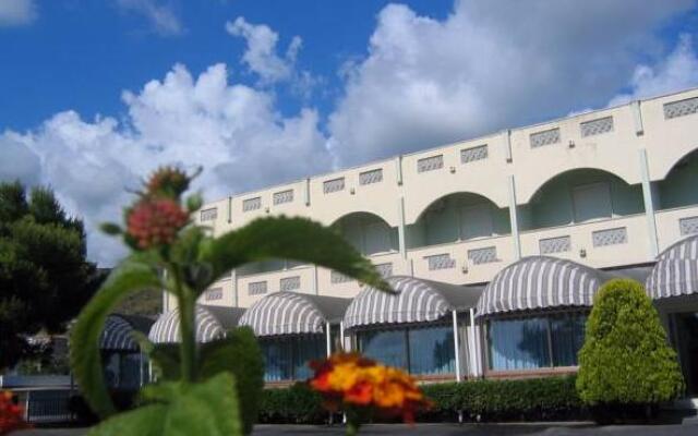 Hotel Delle Canne Амантея вид на фасад