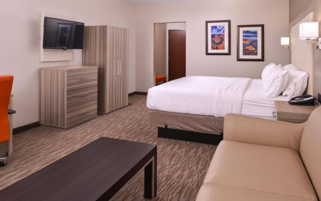 Holiday Inn Express & Suites Williams by IHG