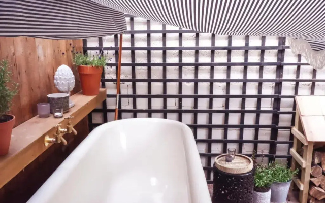 The Rabbit Hotel & Retreat