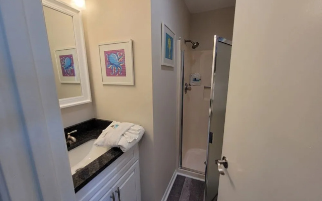 La Vista - 2 Br Condo