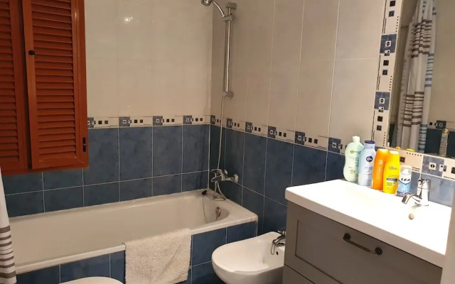 3 Bed Penthouse - Sleeps 8 - Pool - Sea View